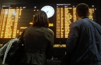 Guasto sulla linea Alta Velocità Roma–Napoli, treni nel caos: cancellazioni e ritardi record
