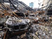 Iran, Trump minaccia nuovi attacchi su ponti e centrali. Teheran: “Abbattuto F-35 Usa, morto il pilota” – Diretta