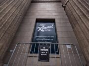 Jimmy Kimmel risponde a Melania Trump: “D’accordo su stop retorica d’odio, ne parli con suo marito”