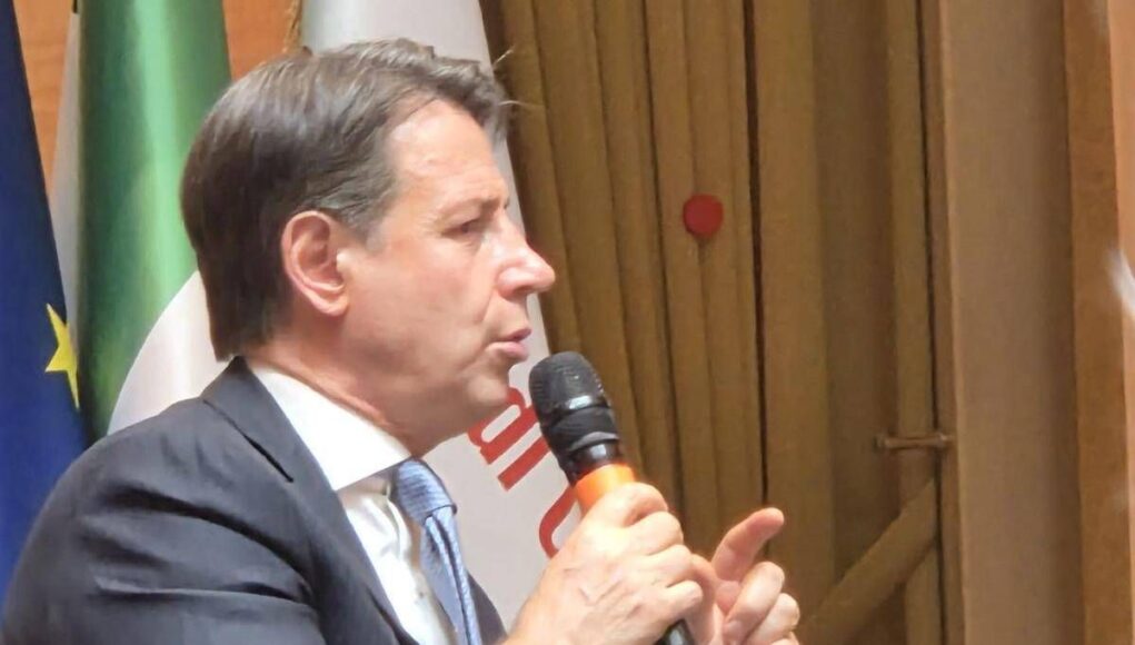 M5S, ecco ‘Una nuova primavera’. Conte presenta il suo manifesto: “Ci sono premesse per vincere elezioni”