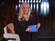 Mara Venier, costretta a riposo per problemi al menisco: cosa è successo