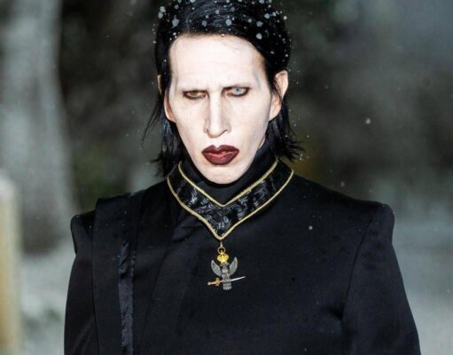 Marilyn Manson ospitato in convento dalle suore? Arriva lo stop, il post del sindaco di Ferrara