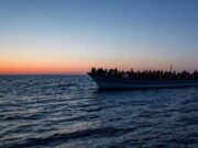 Migranti, 19 morti al largo di Lampedusa per ipotermia: cinque gravi tra cui un bambino