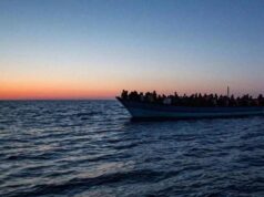 Migranti, 19 morti al largo di Lampedusa per ipotermia: cinque gravi tra cui un bambino