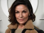 Morta a 57 anni l’attrice Nadia Fares: era stata trovata priva di sensi in piscina a Parigi