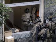 Napoli, rapina in banca con 25 ostaggi: investigatori ricostruiscono via di fuga e arrivo dei banditi