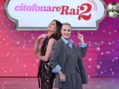 Oggi torna ‘Citofonare Rai 2’, gli ospiti e le novità nel cast fisso
