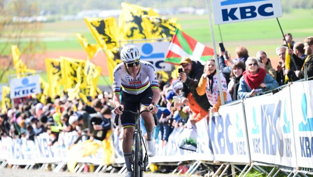 Pogacar pigliatutto, trionfa al Giro delle Fiandre per la terza volta