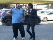 Prato, tensione alla presentazione del candidato sindaco Adinolfi: lite con inviato delle ‘Iene’