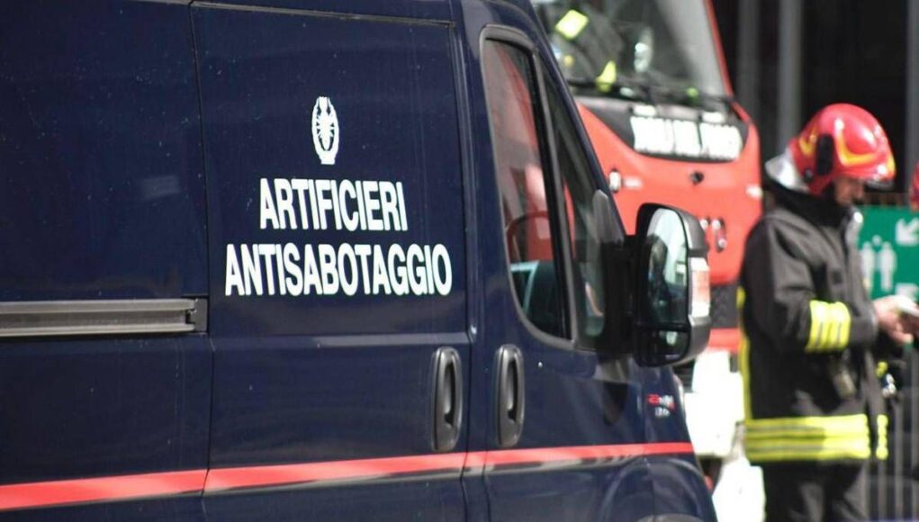 Roma, molotov esplosa davanti a un palazzo a San Giovanni