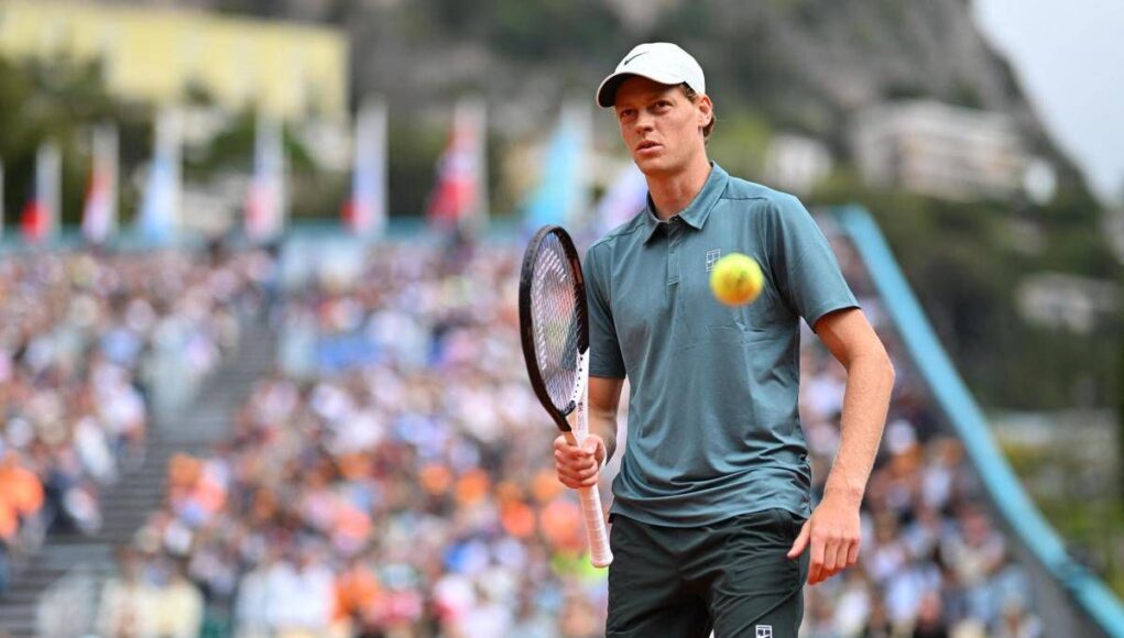 Sinner, infortunio contro Machac a Montecarlo? Jannik chiede time-out medico: cos’è successo