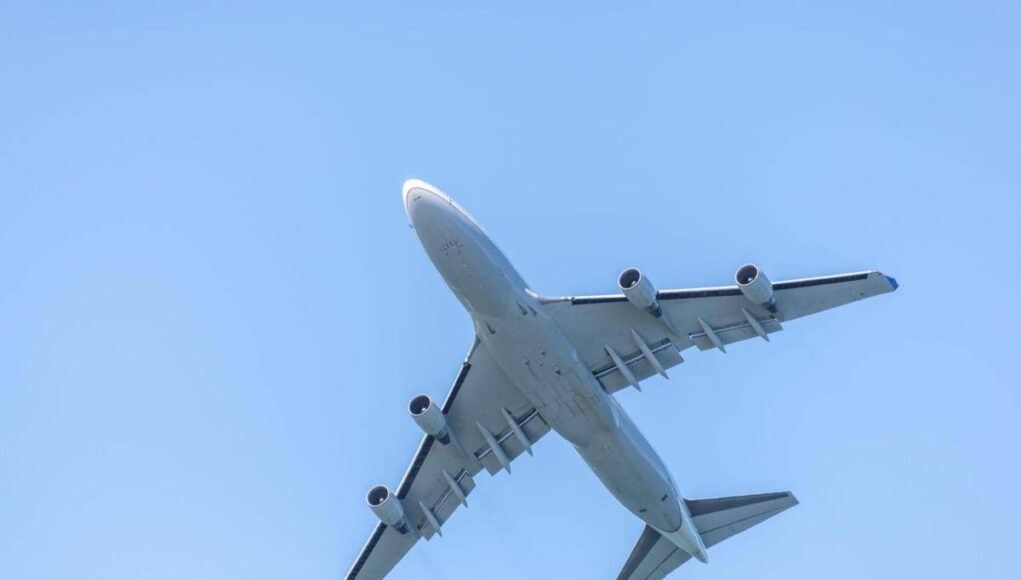 Tregua Iran e stretto Hormuz aperto, Iata chiarisce: “Mesi per normalizzare forniture per aerei”