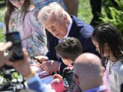 Trump e le discussioni con i bambini: “Ho 51 anni, Melania è un’attrice”