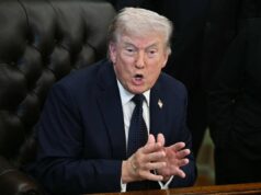 Trump, oggi il checkup tra dubbi e domande: “Io sto benissimo”