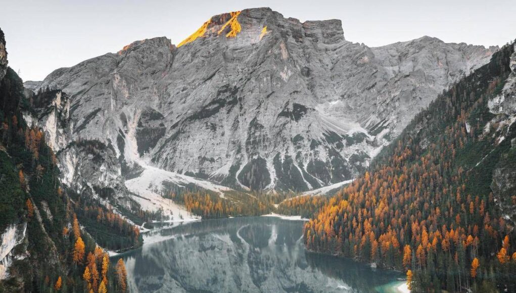 Turisti salvati sul Lago di Braies, l’appello dei soccorritori: “Non camminate sul ghiaccio”