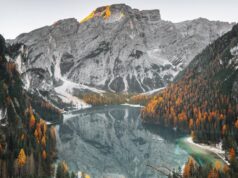 Turisti salvati sul Lago di Braies, l’appello dei soccorritori: “Non camminate sul ghiaccio”