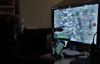 Ucraina-Russia, attacchi incrociati con droni. Mosca arresta cittadina tedesca con una bomba