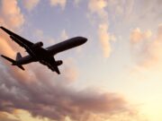 Voli a rischio? Aeroporti quasi a secco, cosa succede se Hormuz non riapre a breve