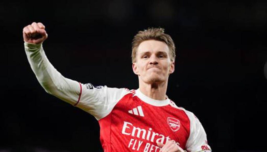 Arsenal vince Premier League dopo 22 anni, Manchester City pari con Bournemouth