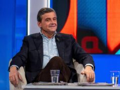 Calenda a ‘Maschio Selvaggio’: “Mia moglie ogni tanto mi manda a dormire in hotel”