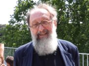 De Lucchi: “Materiale stupendo e poliedrico”
