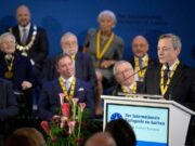 Draghi, il ‘federalismo pragmatico’ e la scossa ai leader Ue: “Serve coraggio”
