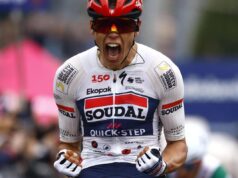 Giro d’Italia, prima tappa in volata a Magnier. Caduta di gruppo in vista del traguardo