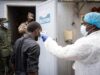 Il paziente zero, i primi test e i centinaia di casi sospetti: così è esplosa l’epidemia di Ebola