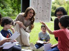 Kate a Reggio Emilia, la principessa incontra i bimbi dell’asilo modello nel verde