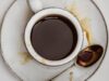 La avvelena con la candeggina nel caffè, la moglie lo smaschera con una telecamera