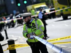 Londra, incendio doloso in ex sinagoga: indaga l’antiterrorismo. Vertice a Downing Street su antisemitismo