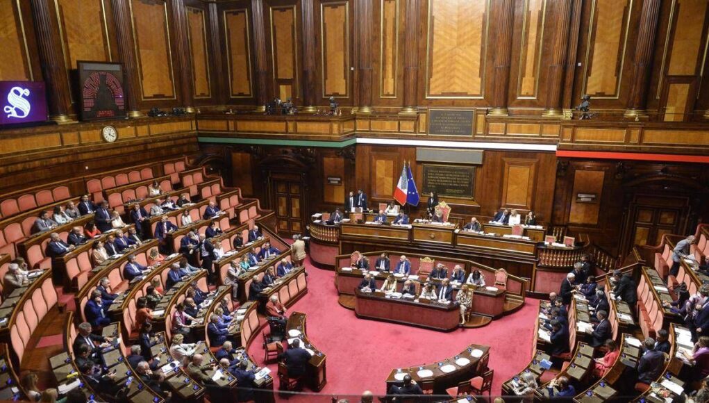 Maggioranza frena su spese Nato in Senato, dietrofront sulla mozione: “Non era il momento per discuterne”