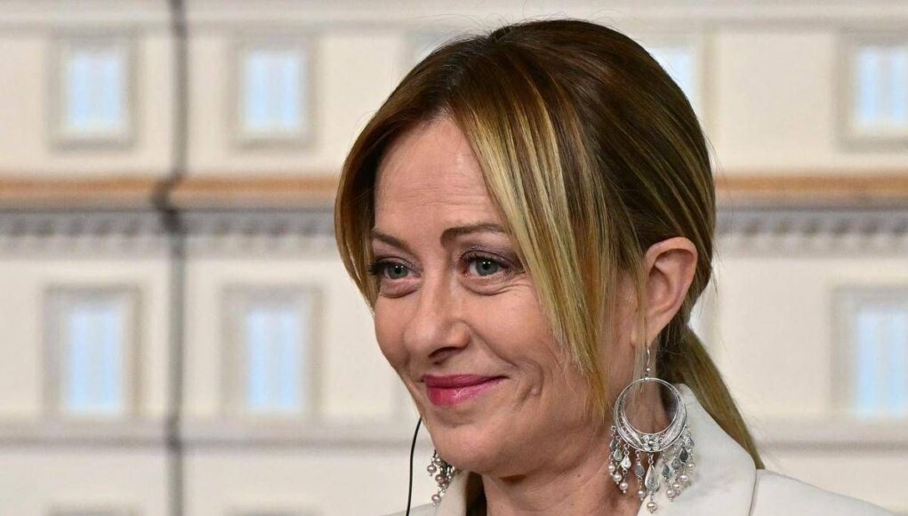 Meloni: “Hormuz deve riaprire senza pedaggi e restrizioni. Italia pronta a contribuire a navigazione sicura”