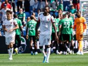 Milan, tifosi in rivolta dopo sconfitta con Sassuolo: “Imbarazzanti”