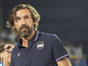 Picierno contro Pirlo: “Firma palloni a Mosca, non sa come stare al mondo con onore e schiena dritta”