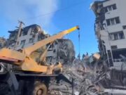 Putin prepara la risposta dopo il raid su Starobelsk: 16 morti, tra cui 4 bambini. Kiev colpisce in profondità la Russia