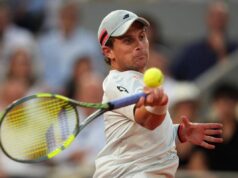 Roland Garros, Tabur litiga con arbitro durante match con Sinner: cos’è successo