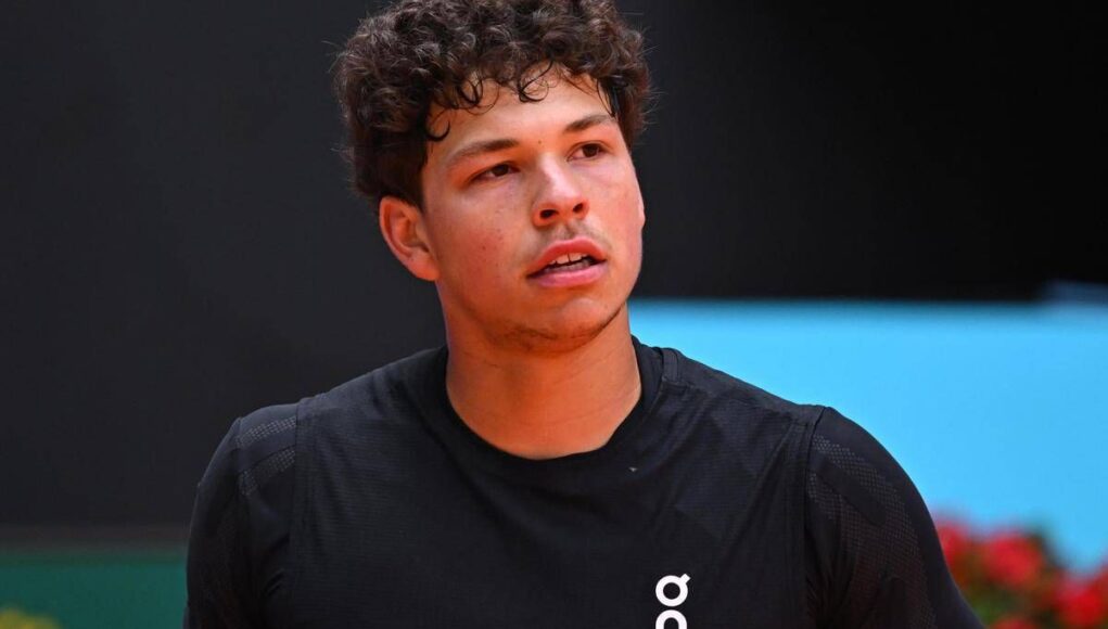 Roland Garros, giornalista ‘sfotte’ Shelton sui Mondiali. Lui non la prende bene