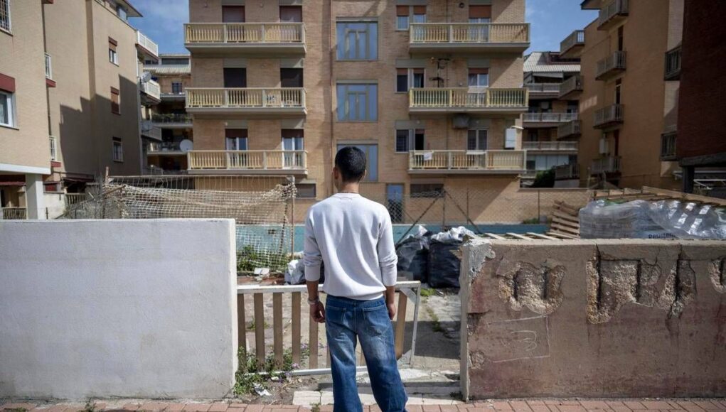 Save the Children: in grandi città 1 minore su 10 vive in aree più fragili col doppio dei tassi di dispersione e abbandono scolastico