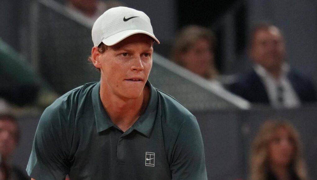 Sinner, ‘inizia’ il Roland Garros: l’allenamento con Baez e la strategia di Jannik