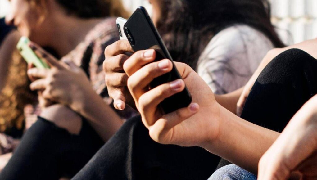 Smartphone spento e niente social, oggi è il Disconnect Day