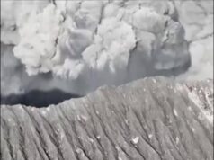 Vulcano erutta in Indonesia, muoiono tre escursionisti sul monte Dukono