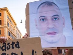Caso Fakir, le frasi degli agenti registrate dalle bodycam: “E’ schiattato”, “Ca… me ne frega”