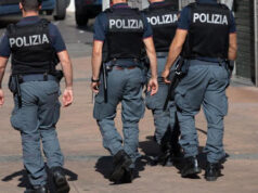 Torino, colpita con un pugno da uno straniero: arrestato l’uomo che ha scippato Marisa, 86 anni polizia