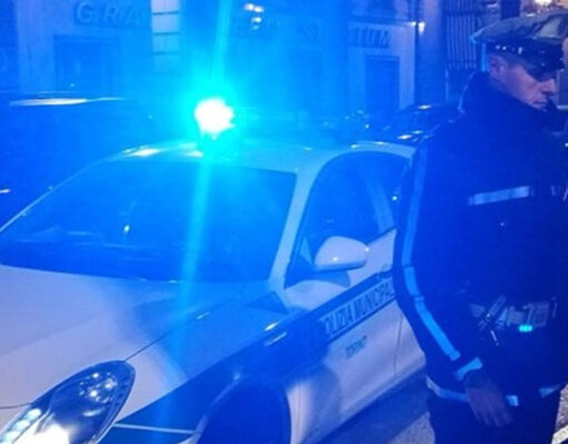 Torino, taxi abusivo fuori discoteca: auto sequestrata a senegalese vigili torino