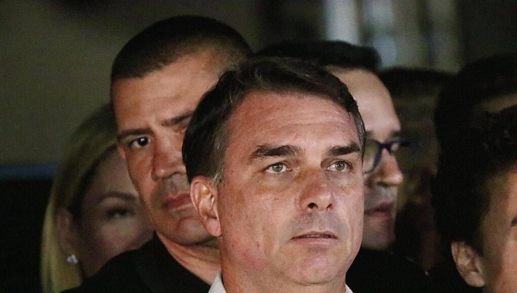 Brasile, Bolsonaro in fuga negli Usa? “Aereo in volo, il senatore è sparito”