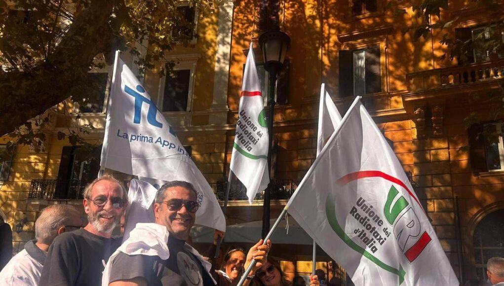 Carburanti, oggi a Roma la protesta di Taxi e Ncc sotto il ministero dei Trasporti: “Governo ci incontri”
