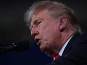 Cortei, Trump: “Chi crea problemi in Francia, Italia e Spagna odia questi Paesi”