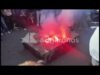 Cortei a Napoli, manifestanti bruciano carro armato di carta