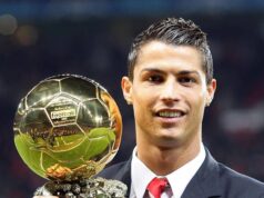 Cristiano Ronaldo batte Messi, è suo il Pallone d’Oro di tutti i tempi. Poi sui social: “Il calcio è dei tifosi!”